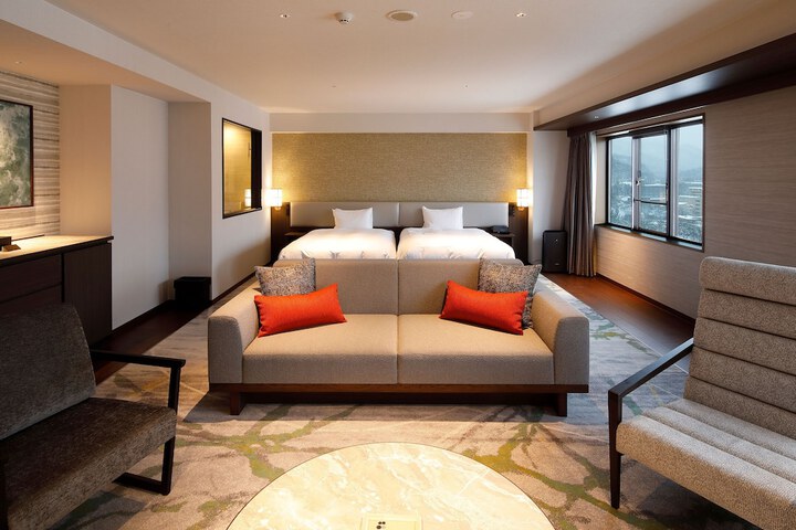 Room 14 of 76