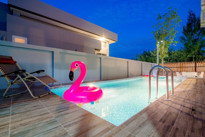 Pool 102 of 138