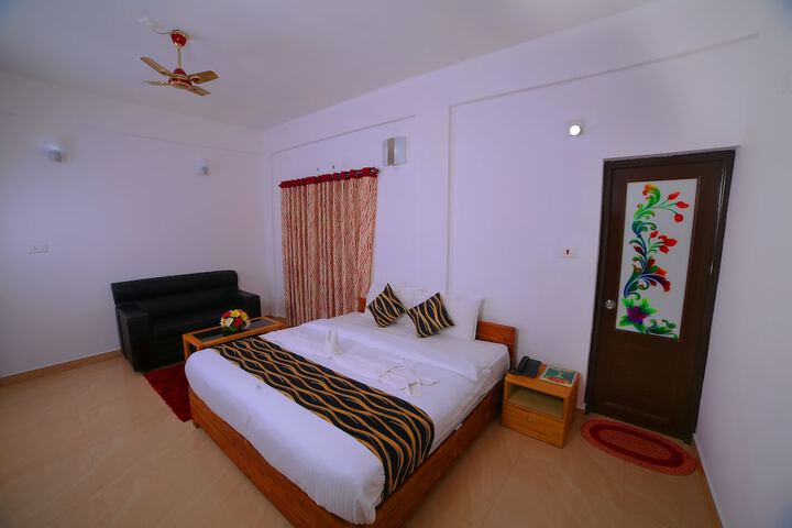 Room 9 of 35