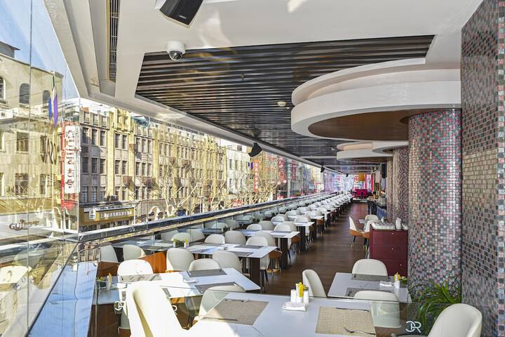 Dining 106 of 156