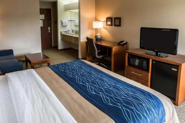 Standard King Bed Accessible (11 of 24)