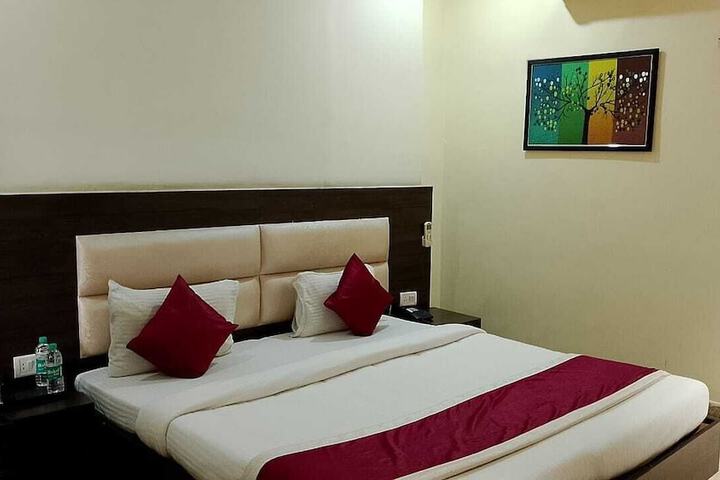 Room 10 of 50
