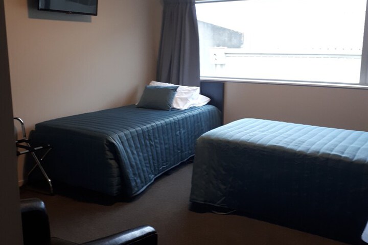 Room 4 of 34