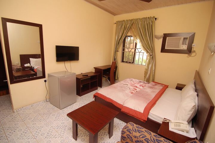 Room 18 of 40