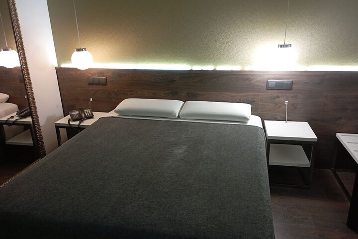 Room 85 of 193
