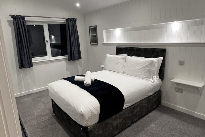 Room 10 of 107