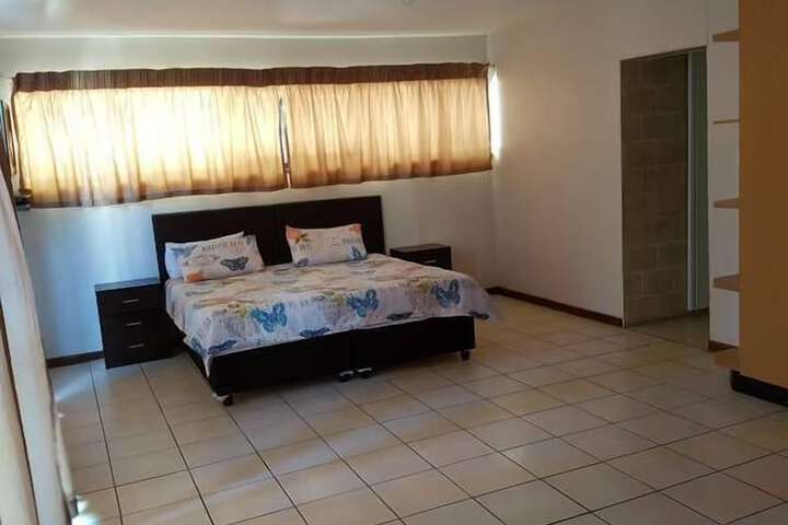 Room 3 of 28