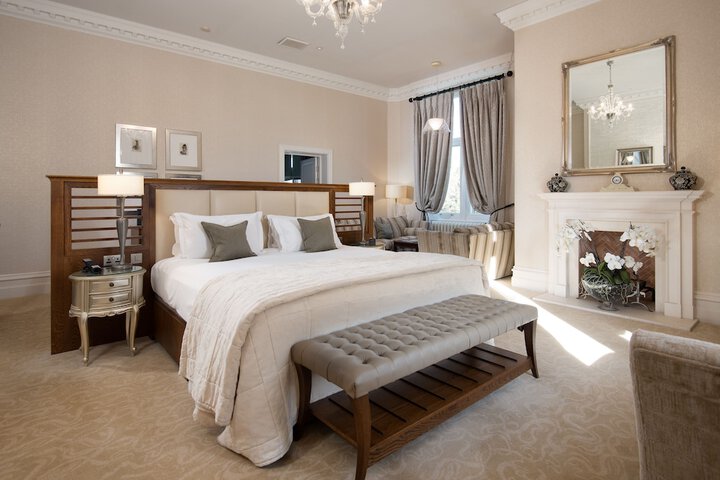 Room 4 of 72