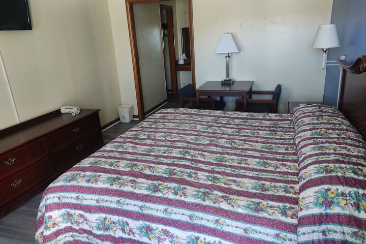Room 7 of 28