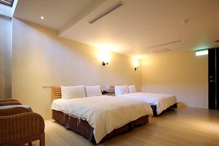 Room 17 of 100