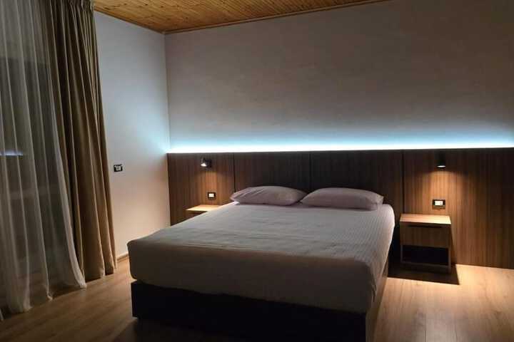 Room 10 of 22