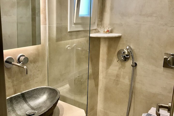 Room 30 of 39