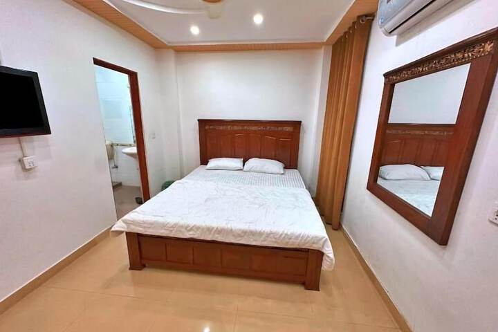 Room 10 of 37