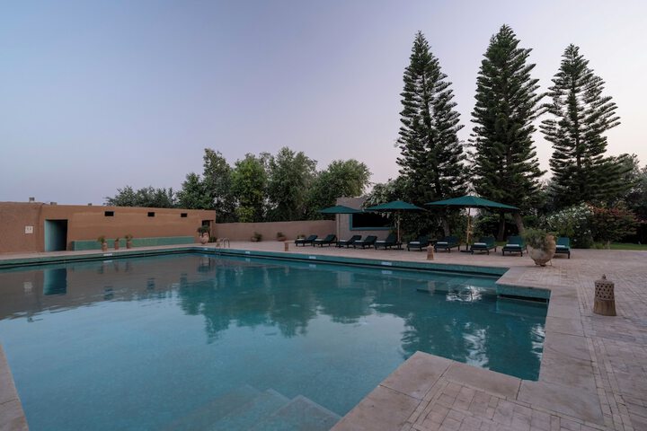 Pool 105 of 138