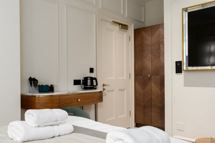 Room 167 of 280
