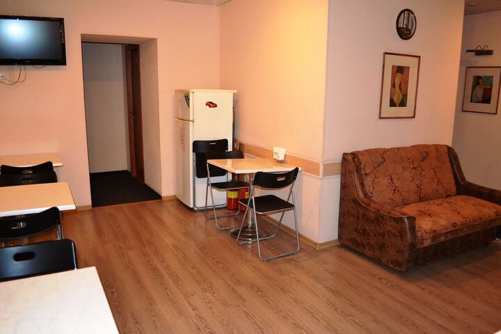 Lounge 56 of 64