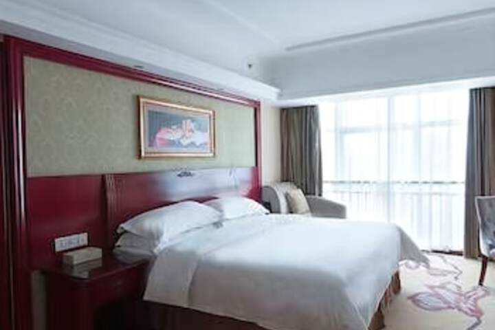 Room 2 of 5