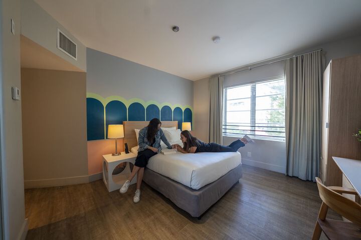 Room 47 of 118