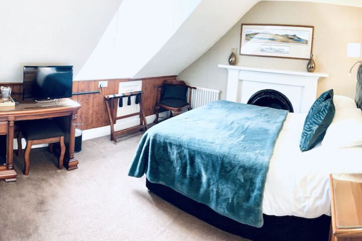 Room 28 of 54
