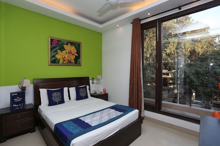 Room 4 of 19