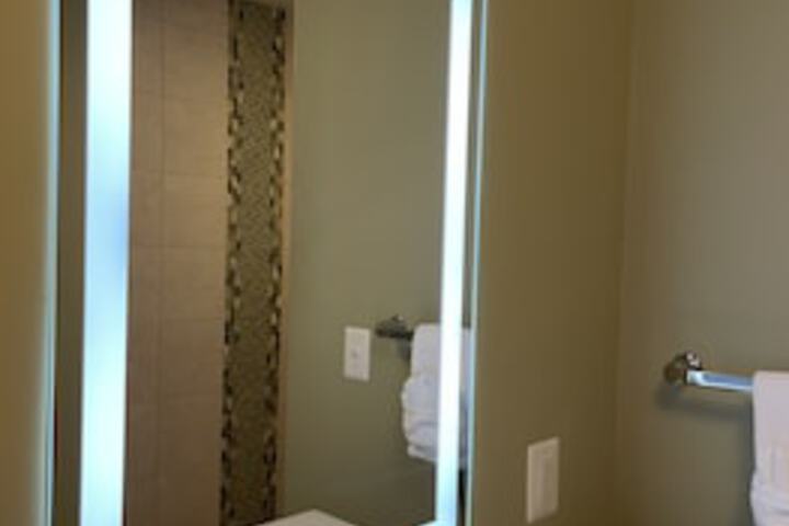 Room 142 of 285