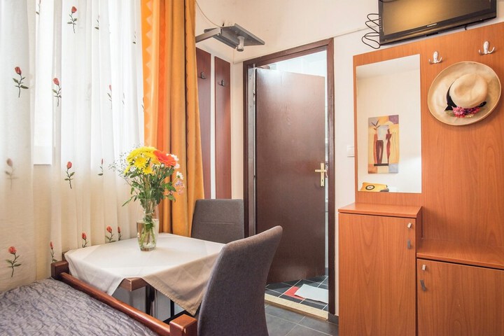 Room 38 of 92