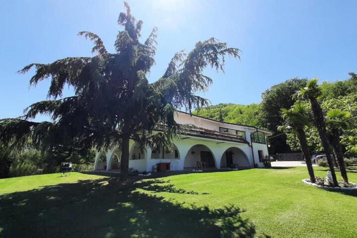 Cara Pace in collina per gruppi