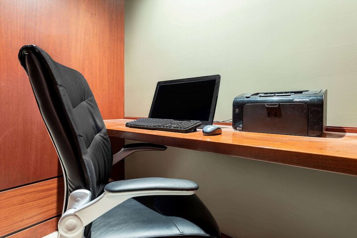 Business Center 43 of 43