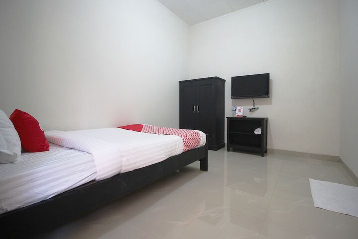 Room 9 of 34