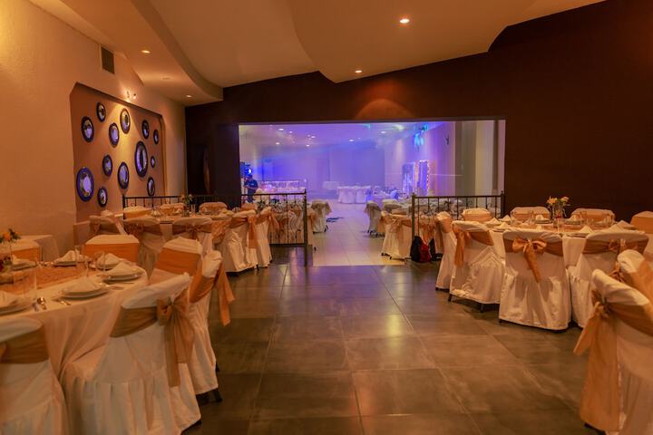 Ballroom/Hall 70 of 85