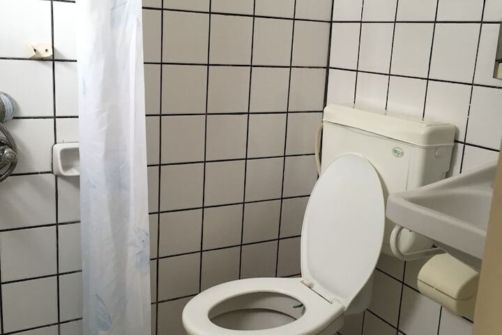Room 11 of 15