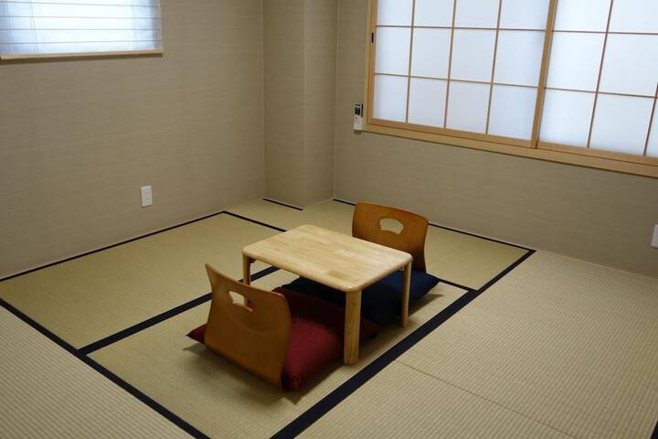 Room 16 of 33