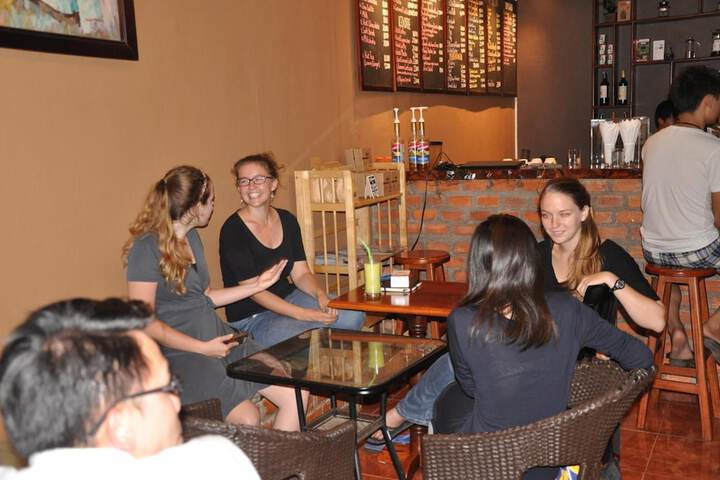 Lounge 41 of 47