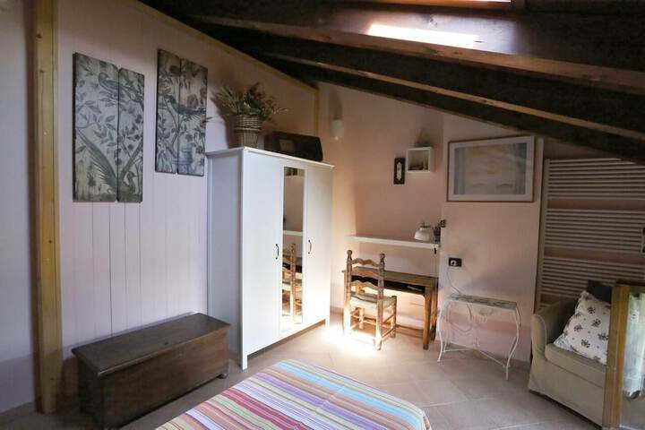 Room 13 of 16