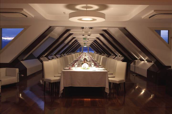 Dining 14 of 31