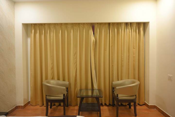 Room 16 of 50
