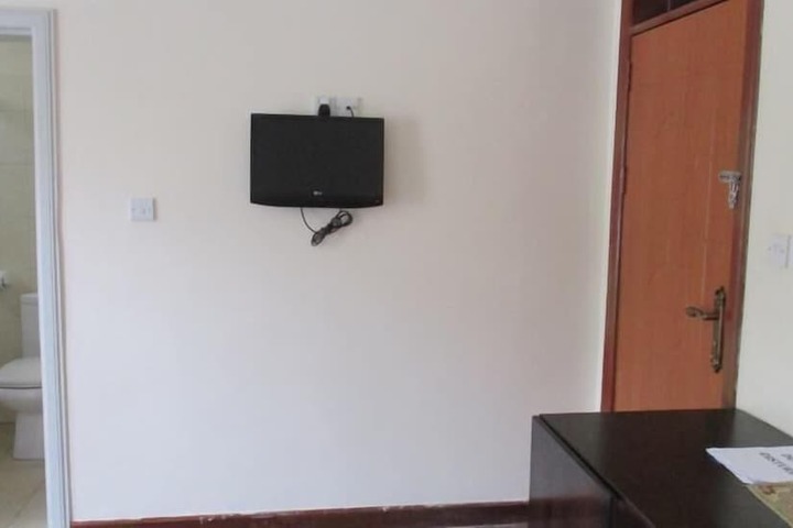 Room 11 of 29