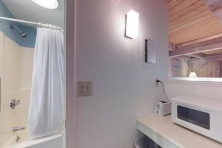 Room 5 of 171