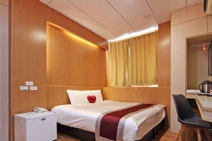 Room 26 of 42