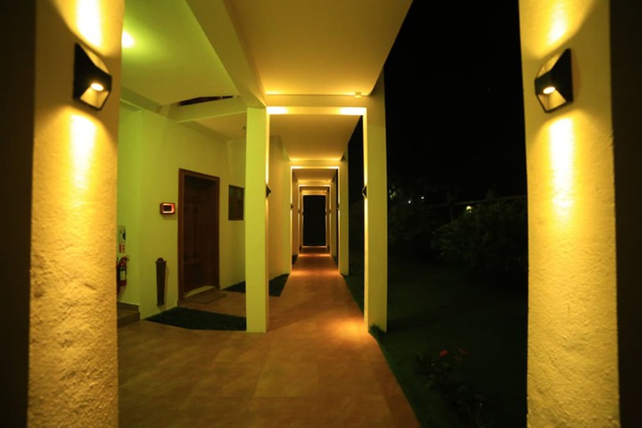 Ballroom/Hall 27 of 39