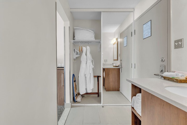 Room 40 of 57