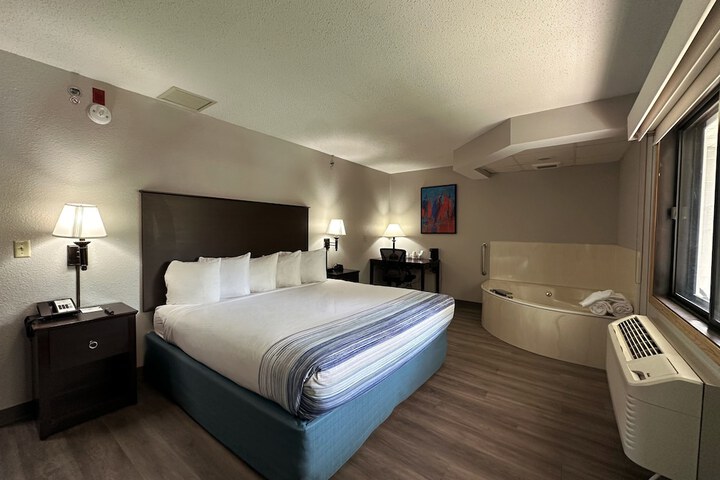 1 King Bed Mobility Accessible (8 of 40)