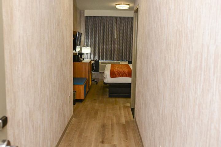 Room 6 of 56