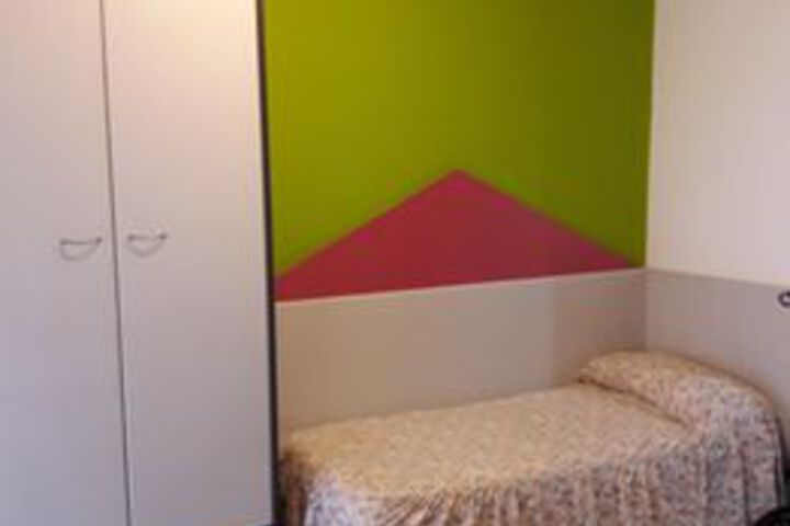Room 10 of 29