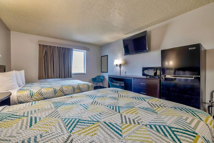 1 King Bed (9 of 9)