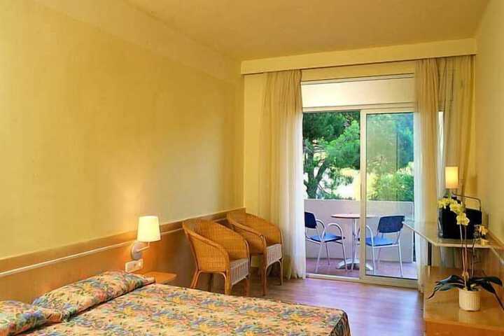 Room 8 of 65