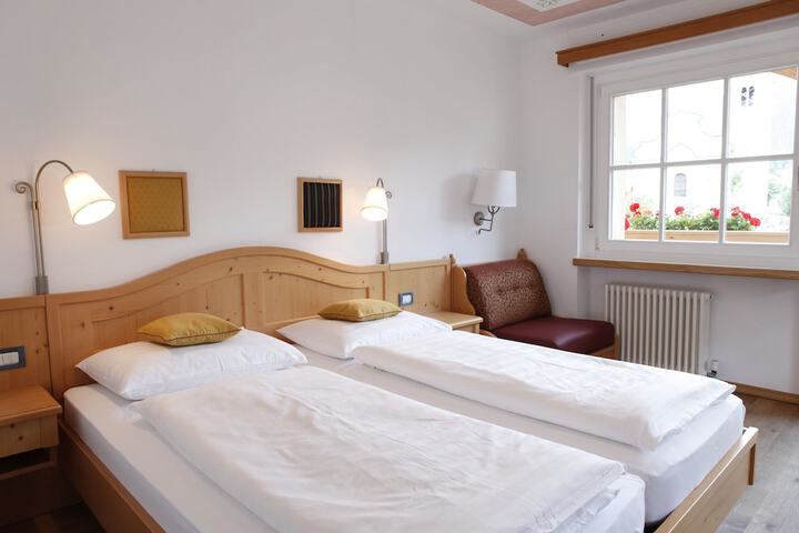Room 16 of 85