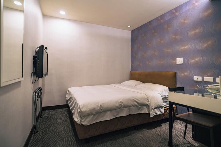 Room 42 of 65