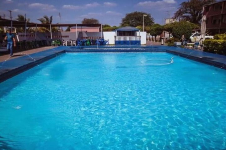 Pool 21 of 39