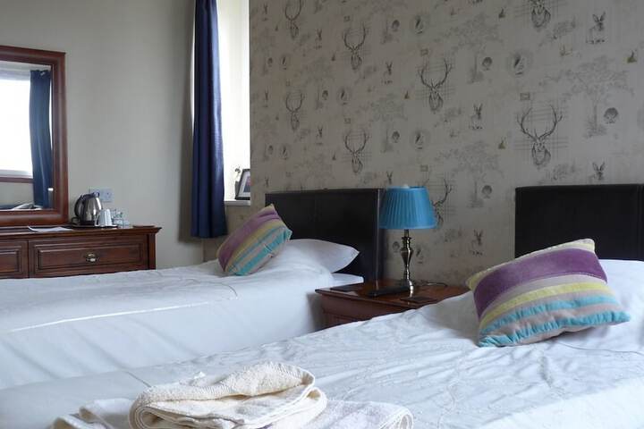 Room 10 of 42